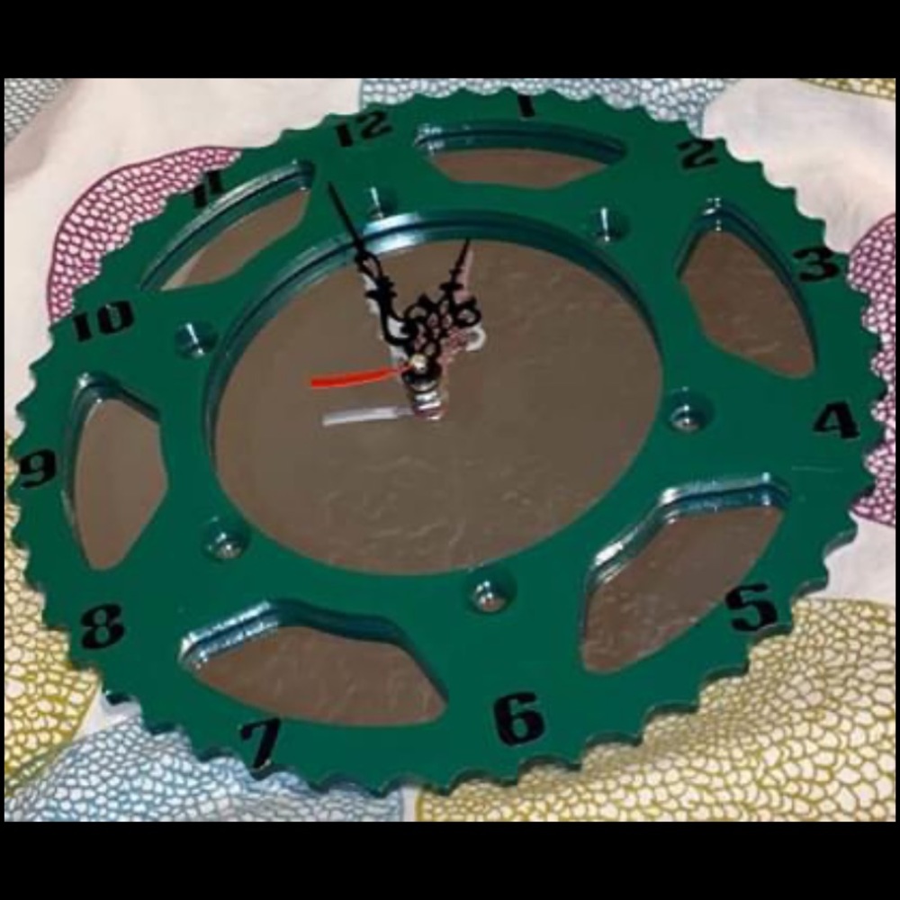 Sprocket Clock - Picture 2 of 2